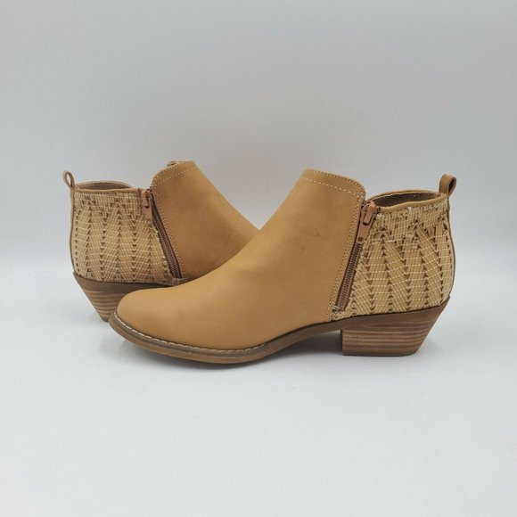 Report Doyl Ankle Bootie Side Zip Faux Leather 8.5